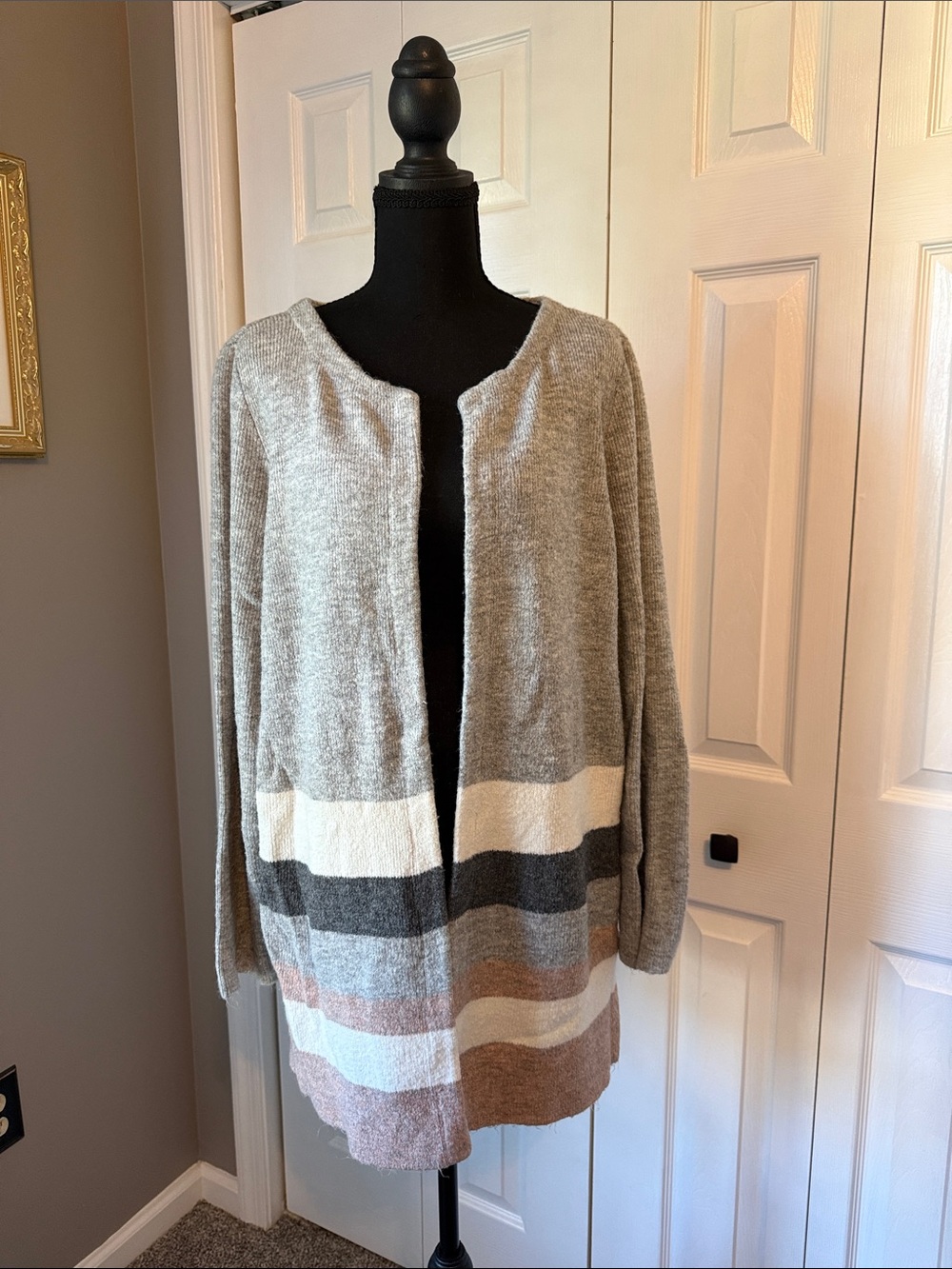 Open-Front Striped Women's Cardigan in Heather Gray and Neutral Tones